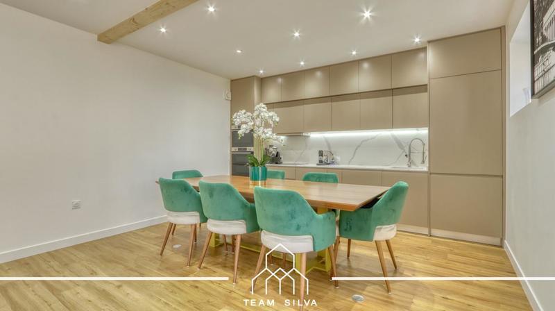 Maison - 140 m² - 5 pièces