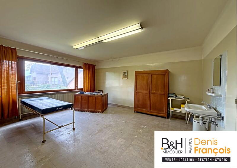 Maison - 303 m² - 11 pièces