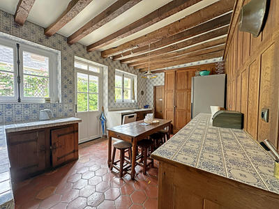 Maison - 285 m² - 9 pièces