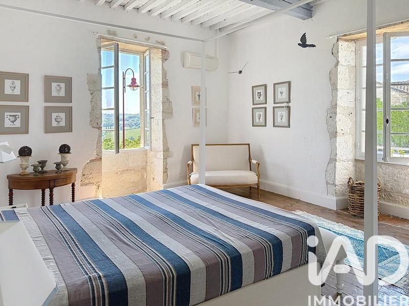 Maison de village - 260 m² - 8 pièces