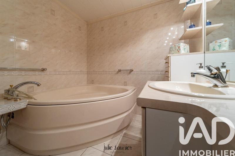 Maison - 190 m² - 9 pièces