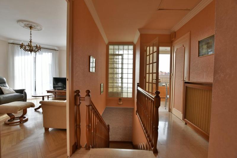 Maison - 167 m² - 8 pièces