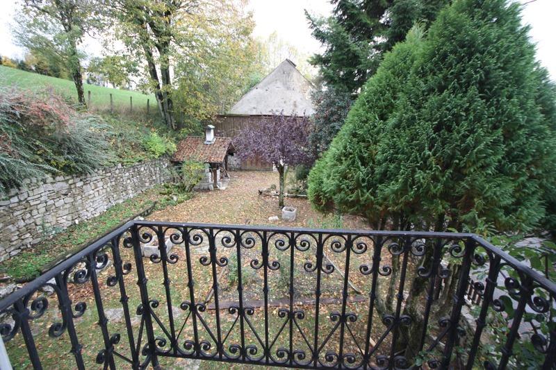 Maison - 222 m² - 9 pièces