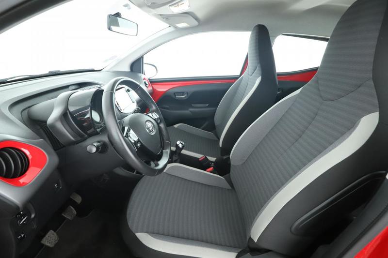 Toyota Aygo 1.0 Vvt-i X-Play 5p 72 ch