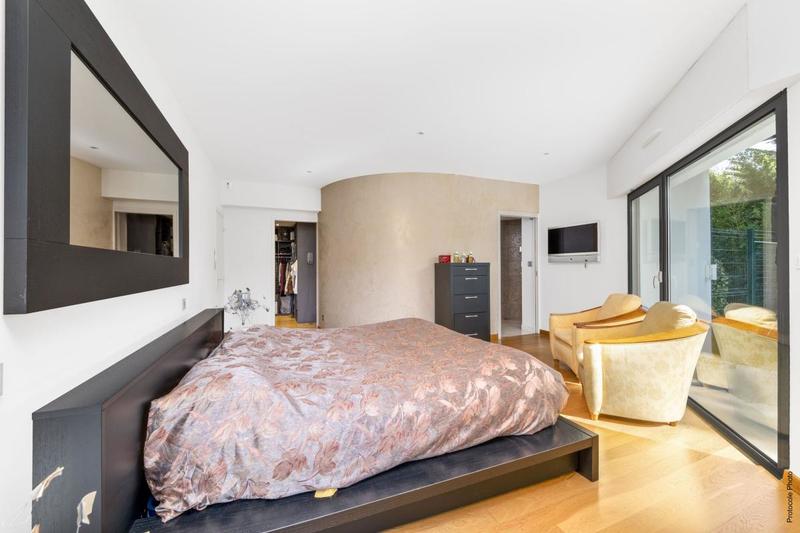 Maison - 402 m² - 9 pièces