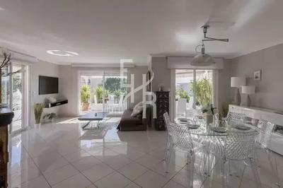 Appartement - 138 m² - 5 pièces