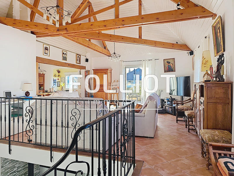 Maison - 227 m² - 7 pièces