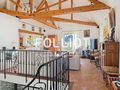 Maison - 227 m² - 7 pièces