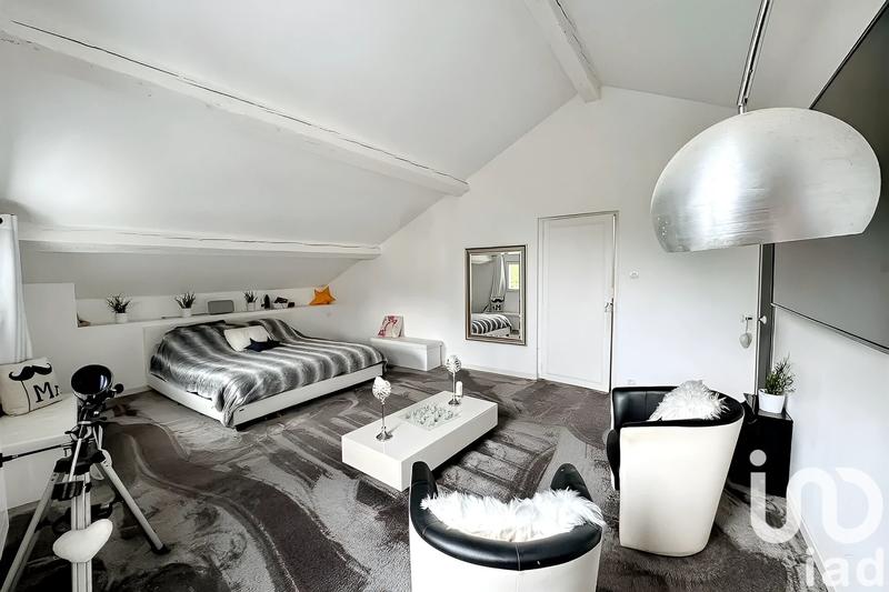 Maison - 159 m² - 7 pièces