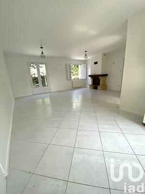 Maison - 99 m² - 5 pièces