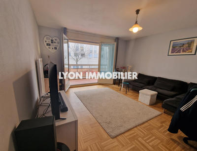 Appartement - 93 m² - 4 pièces
