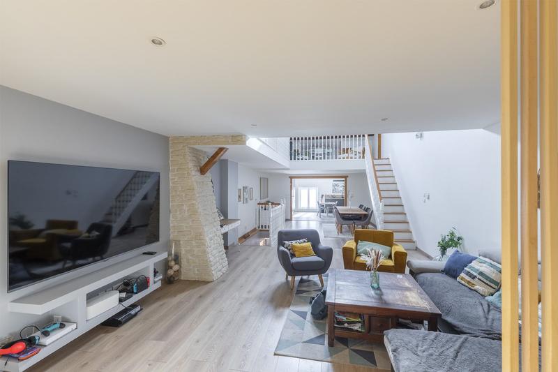 Maison - 170 m² - 5 pièces