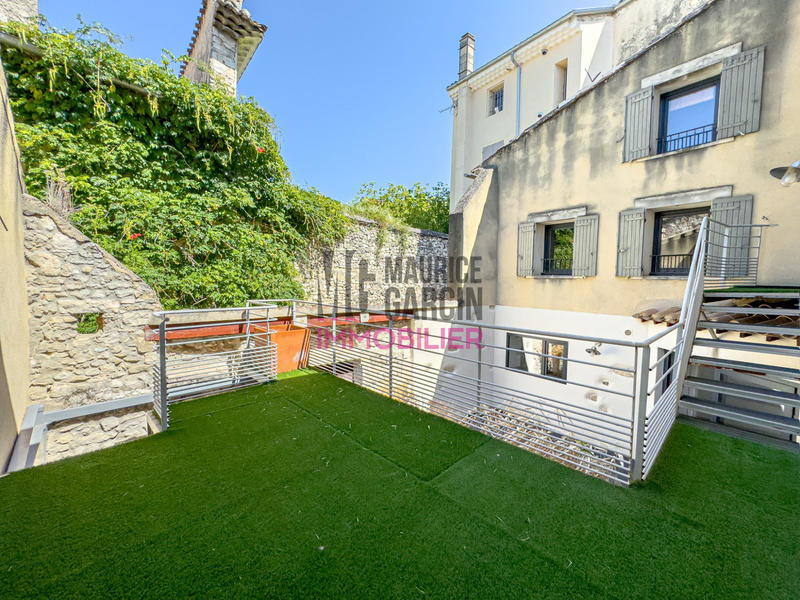 Maison - 220 m² - 9 pièces