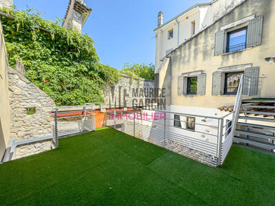 Maison - 220 m² - 9 pièces