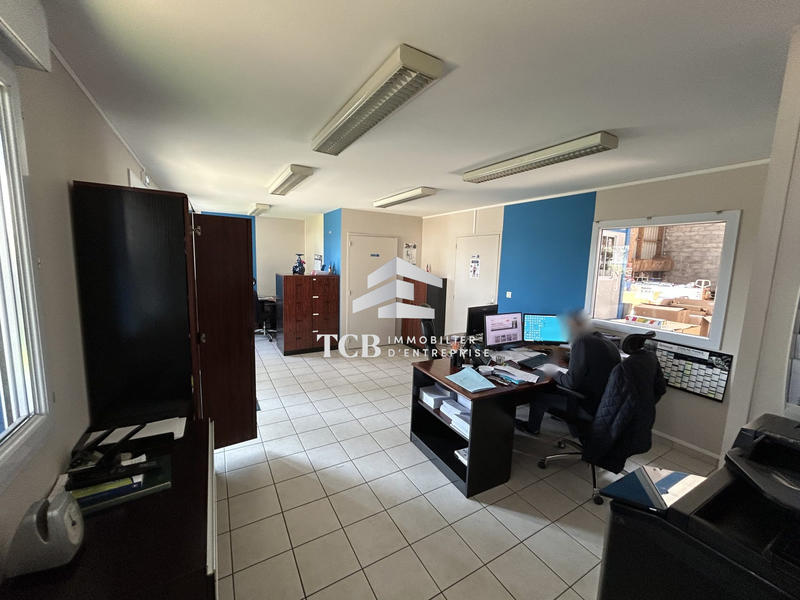 Local d'activités - 410 m²