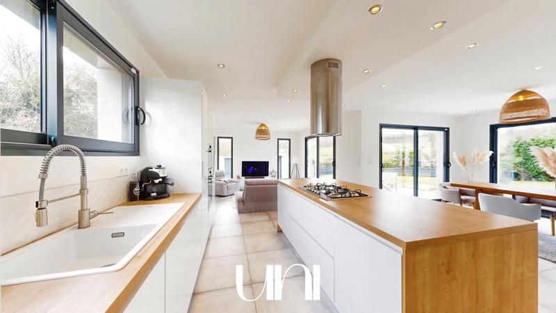 Maison - 141 m² - 5 pièces