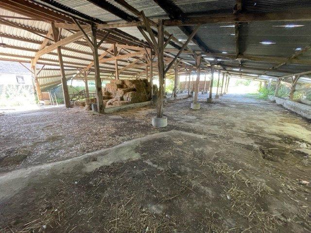 Ferme - 1 800 m² - 4 pièces