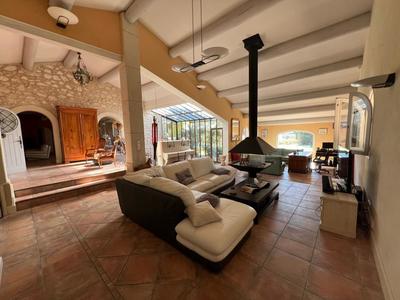 Maison - 275 m² - 6 pièces