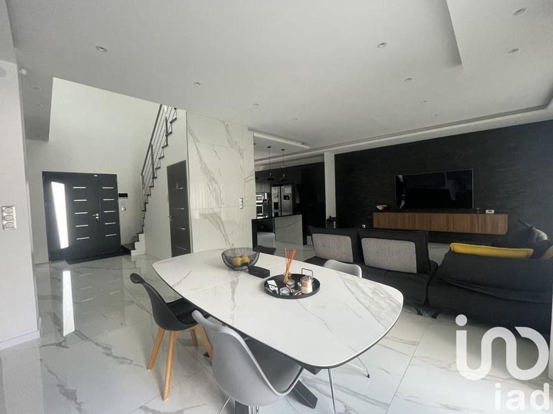 Maison de maîtres - 221 m² - 8 pièces