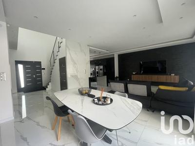 Maison de maîtres - 221 m² - 8 pièces