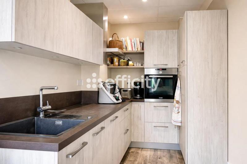 Maison de bourg - 220 m² - 7 pièces