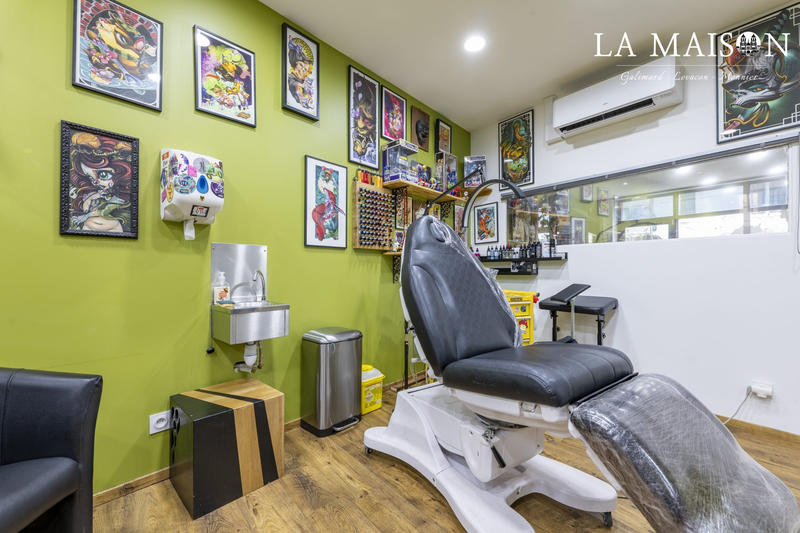 Local commercial - 75 m² - 4 pièces