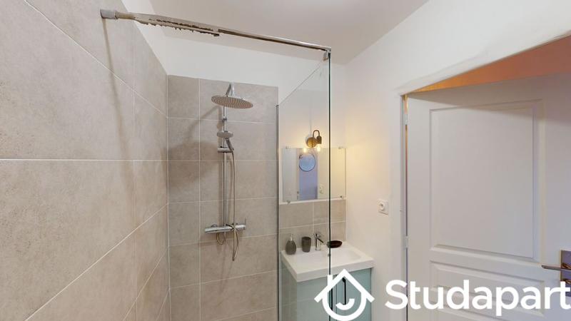 Chambre - 63 m² - 1 pièce