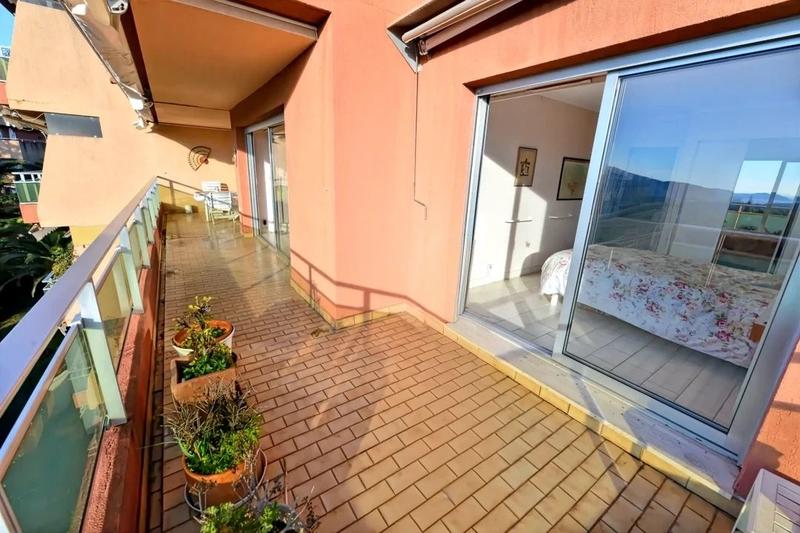 Appartement - 98 m² - 3 pièces