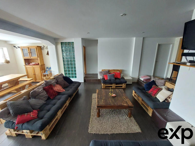 Loft - 214 m² - 7 pièces