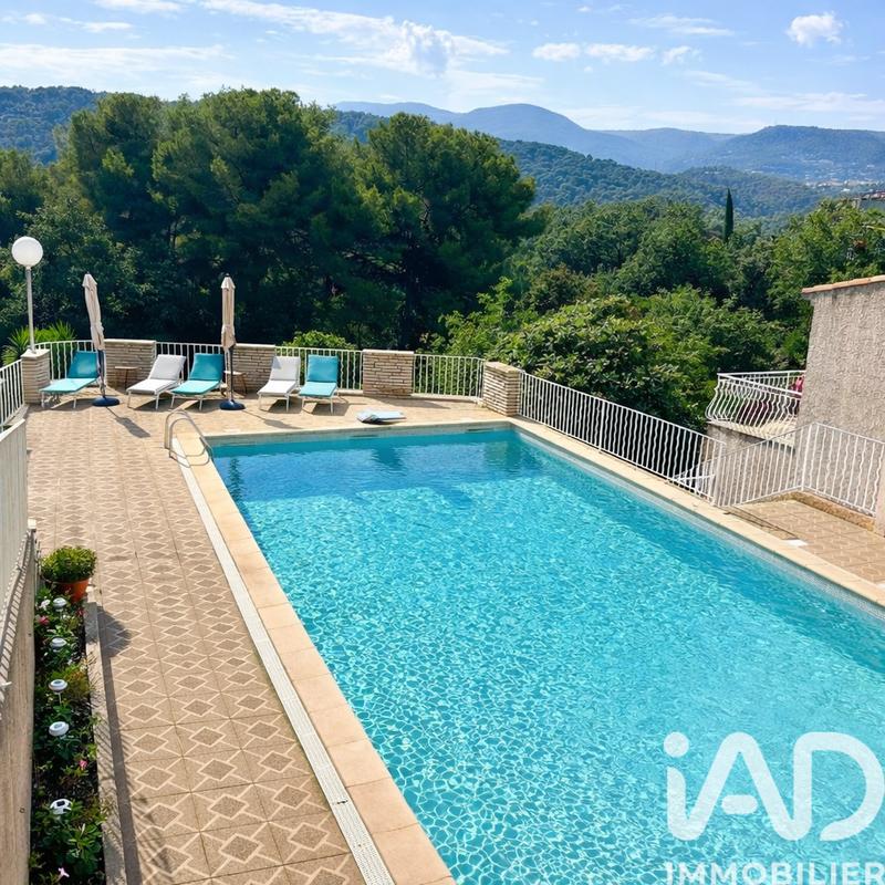 Maison - 360 m² - 12 pièces