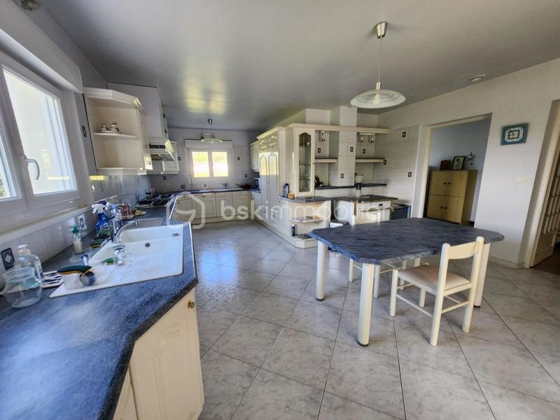 Pavillon - 233 m² - 6 pièces