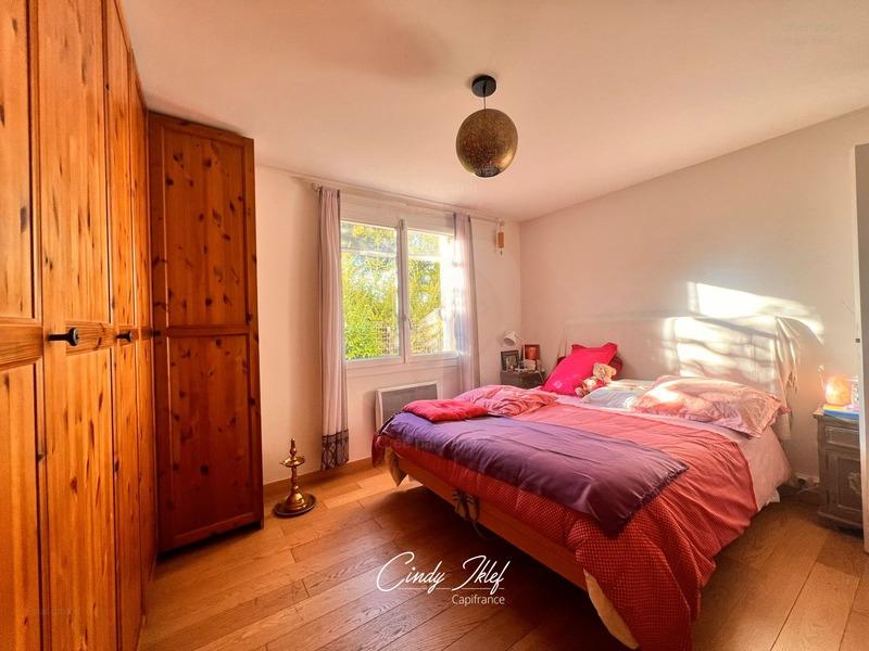 Maison - 230 m² - 6 pièces