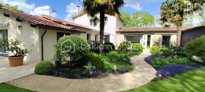 Propriété - 277 m² - 10 pièces