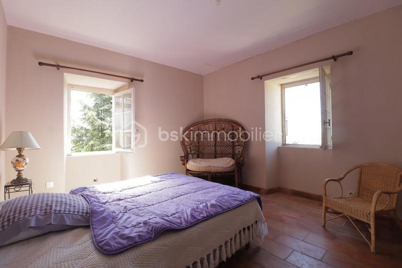 Mas - 250 m² - 14 pièces