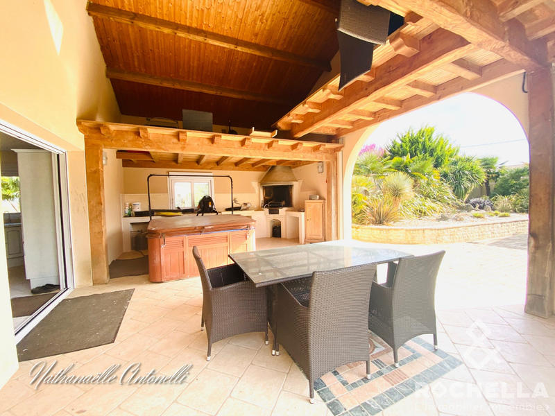 Maison - 311 m² - 7 pièces