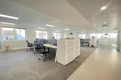 Bureau - 4 090 m²