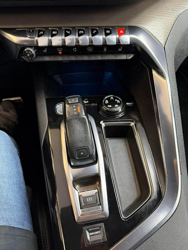 Peugeot 3008 II 2.0 BlueHDi Eat6 s&amp;S 181 cv