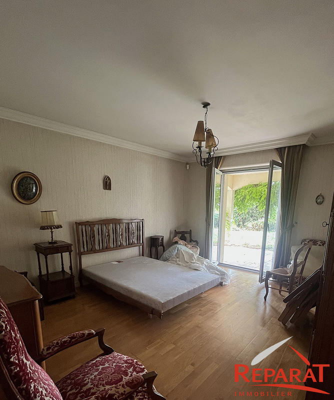 Maison - 210 m² - 7 pièces