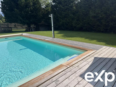 Châlet - 260 m² - 9 pièces