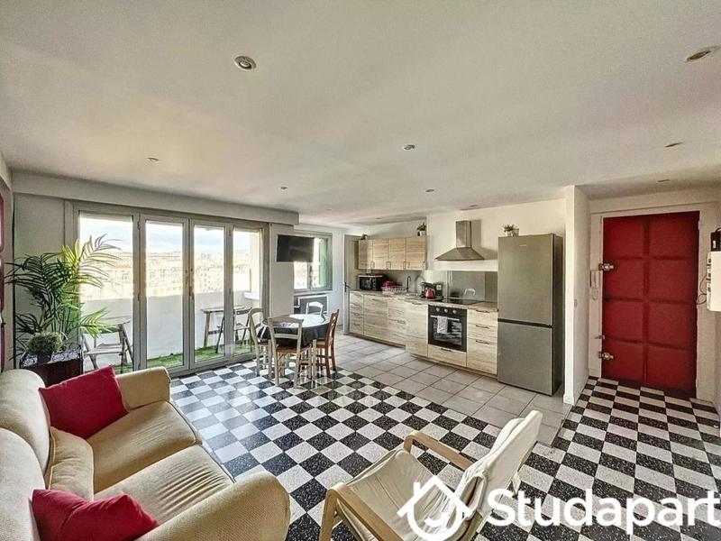 Chambre - 10 m² - 1 pièce