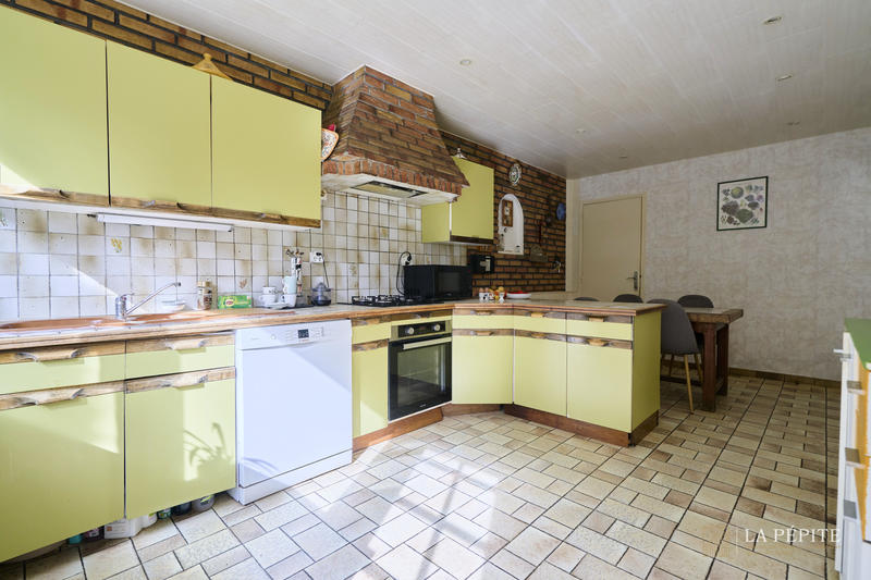 Maison - 288 m² - 8 pièces