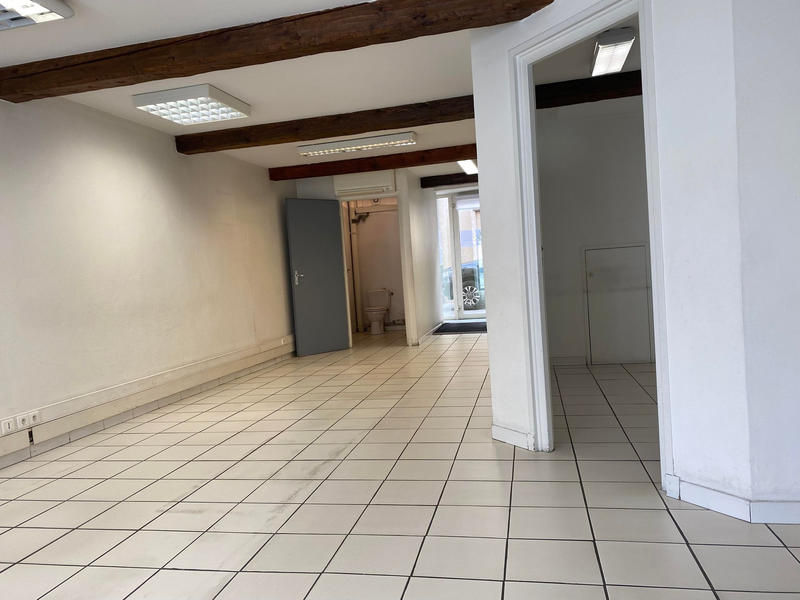 Local commercial - 150 m² - 3 pièces