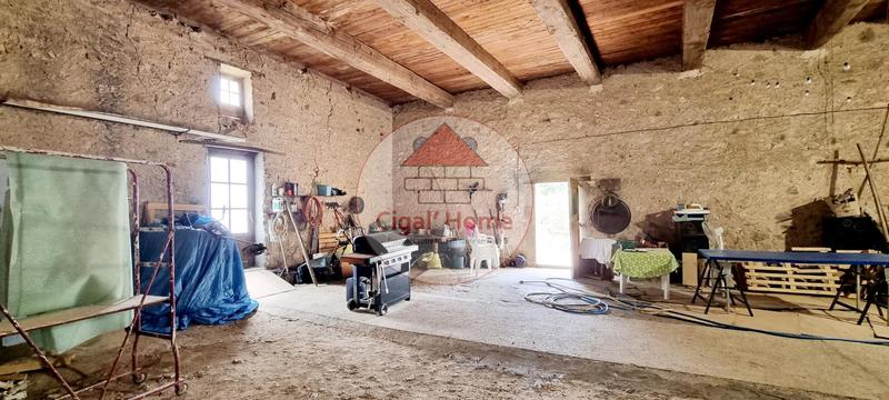 Maison ancienne - 305 m² - 9 pièces