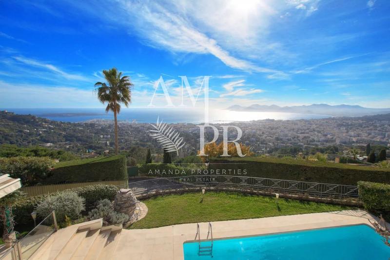 Villa - 200 m² - 5 pièces