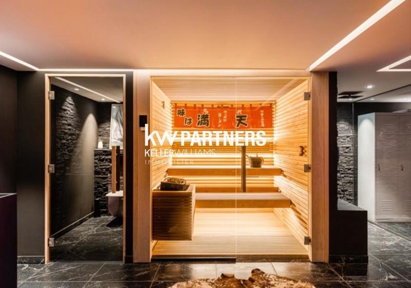 Propriété - 700 m² - 8 pièces