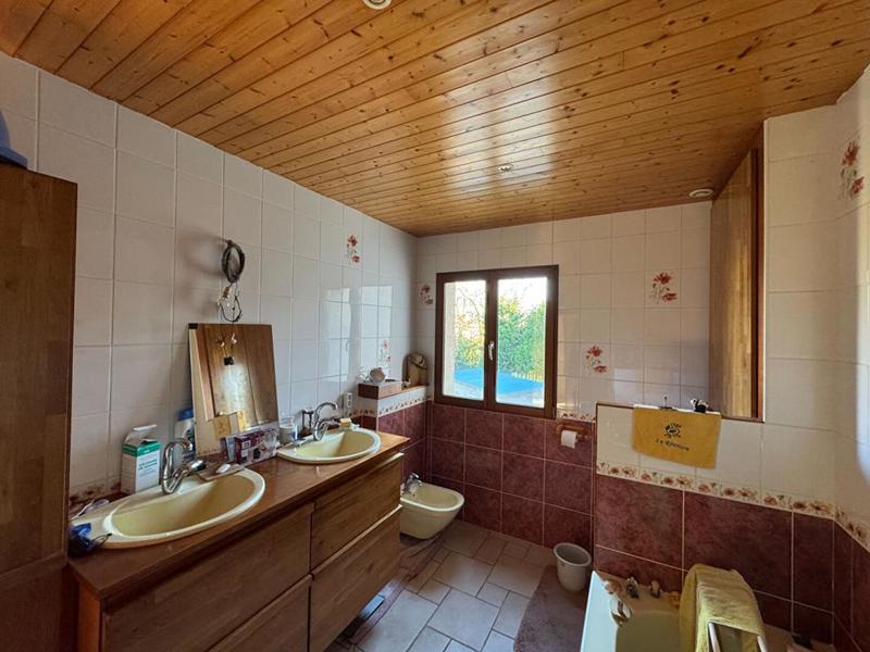 Maison - 236 m² - 7 pièces