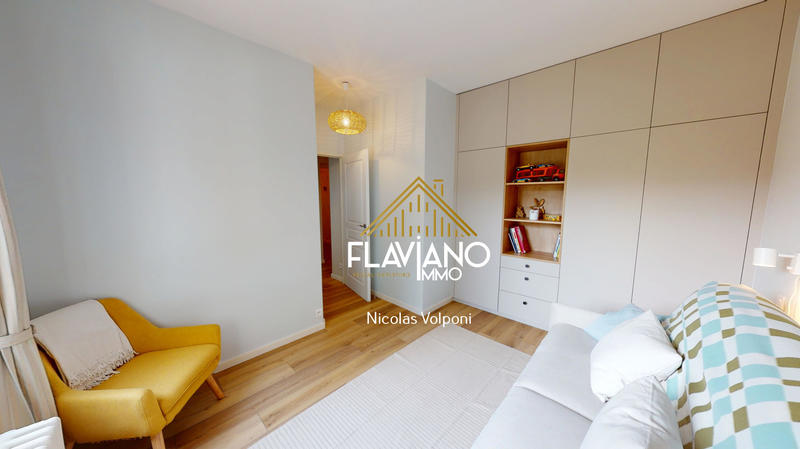 Appartement - 108 m² - 4 pièces