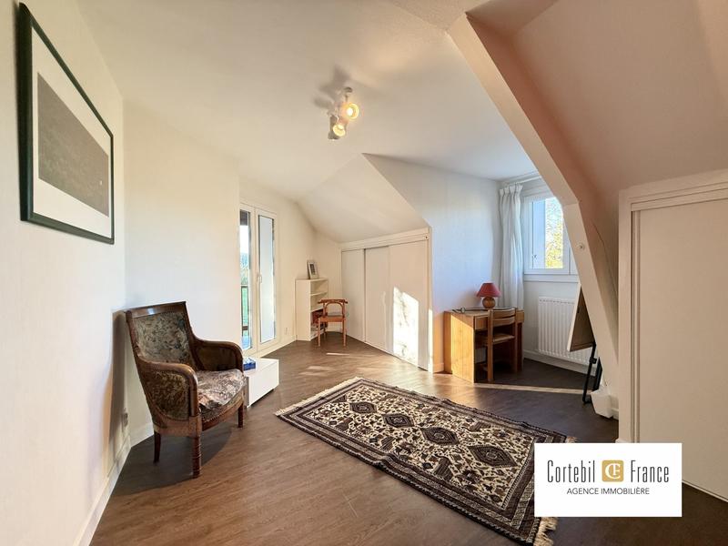 Villa - 214 m² - 7 pièces