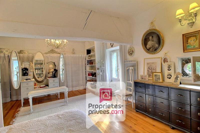 Maison - 200 m² - 6 pièces