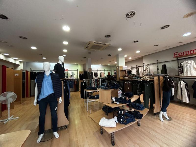 Local commercial - 121 m²